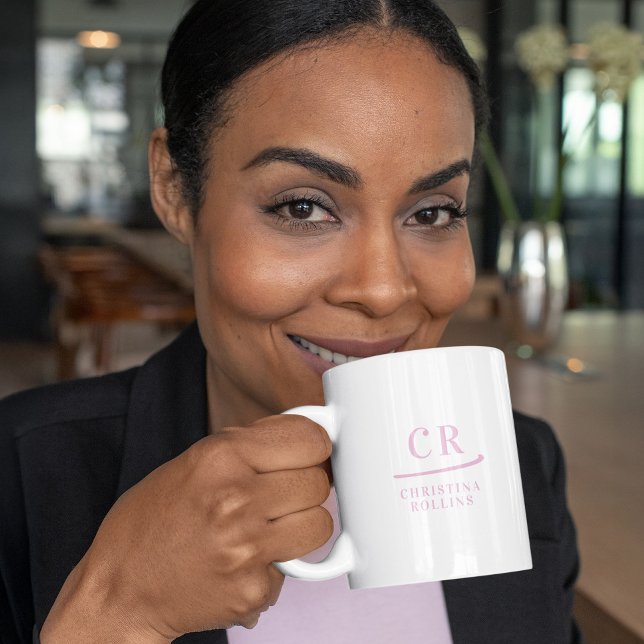 Mug Monogramme personnalisé Élégant minimal rose et bl (Custom Monogram Elegant Minimal Pink and White Coffee Mug)