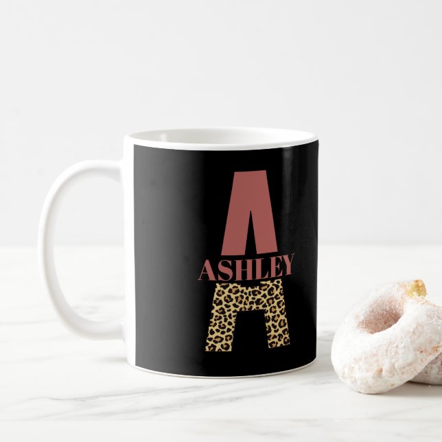 Mug Monogramme personnalisé Un Empreinte de léopard ro (Avec donut)