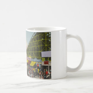 Mug Montagnes russes de tornade - plombs de Coney