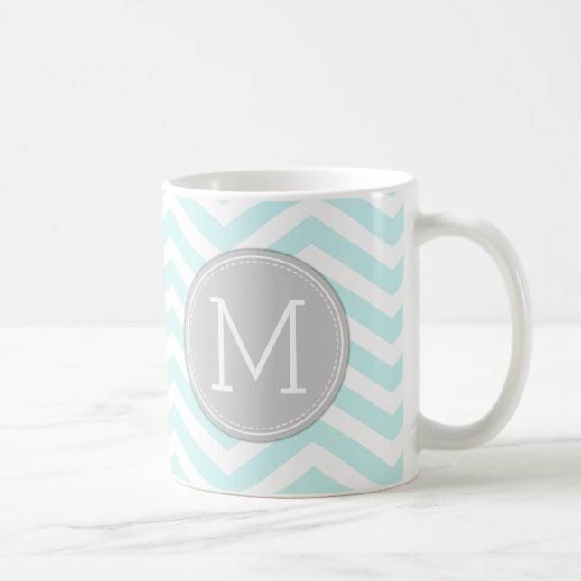 Mug Motif bleu de Chevron d'Aqua avec le monogramme (Droite)
