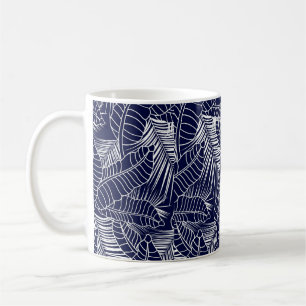 Mug motif de feuille tropicale sur l'arrière - plan bl