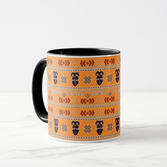 Mug motif d'origine africaine avec des symboles. (Devant gauche)