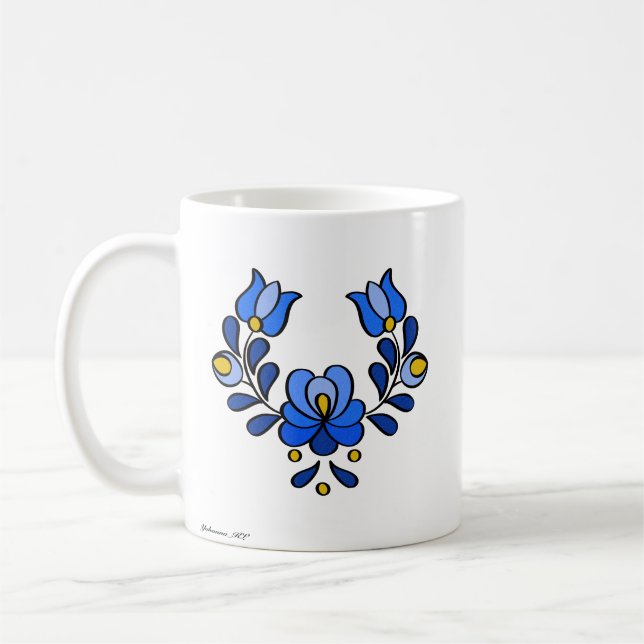 Mug Motif hongrois de broderie, "Matyó" - bleu (Gauche)