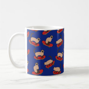 Mug Motif sans couture avec chats siamois sur skateboa