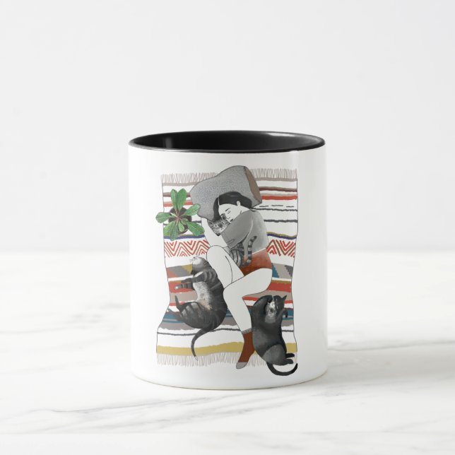 Mug Mug| La fille ment avec trois chats et un plante (Centre)