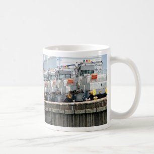 Mug "Mules électriques," serrures de Pedro Miguel,