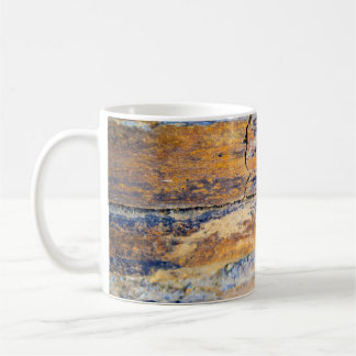 Mug Mur en pierre naturelle coloré motif dans un quai