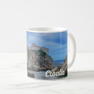 Mug Murs de forteresse, côte rocheuse et mer en Croati