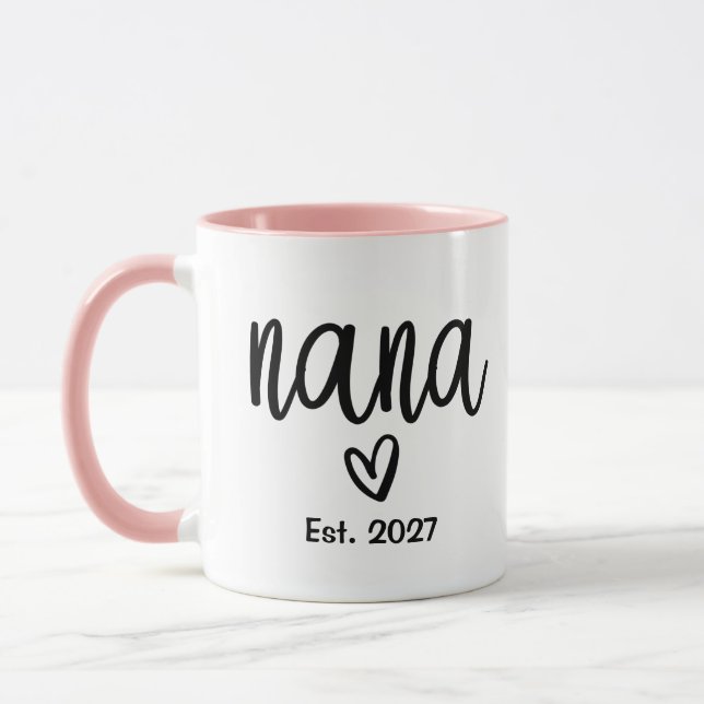 Mug Nana Fondée 2027, Annonce de Bébé (Gauche)