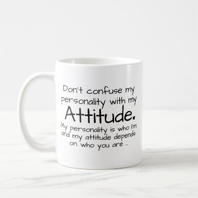 Mug Ne confondez pas personnalité attitude Humour nouv (Gauche)
