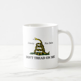 Mug NE MARCHEZ PAS SUR MOI (liberté, pas dette)