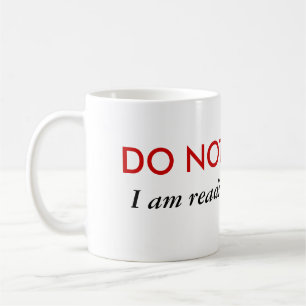 Mug Ne me dérangez pas lis la fan fic