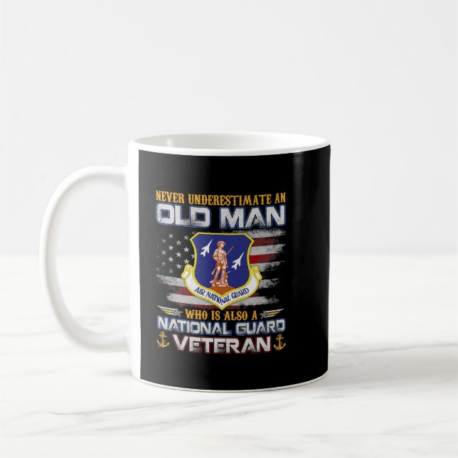 Mug Ne Sous-Estimez Jamais Le Vieux Homme Vete De La G (Gauche)