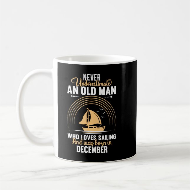 Mug Ne sous-estimez jamais un vieil homme qui aime la  (Gauche)