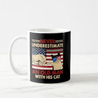 Mug Ne Sous-Estimez Jamais Un Vieux Homme Avec Son Cha