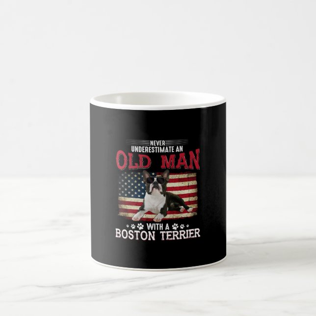 Mug Ne Sous-Estimez Jamais Un Vieux Homme Avec Un Bost (Centre)