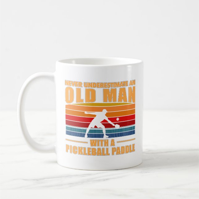Mug Ne Sous-Estimez Jamais Un Vieux Homme Avec Un Pick (Gauche)