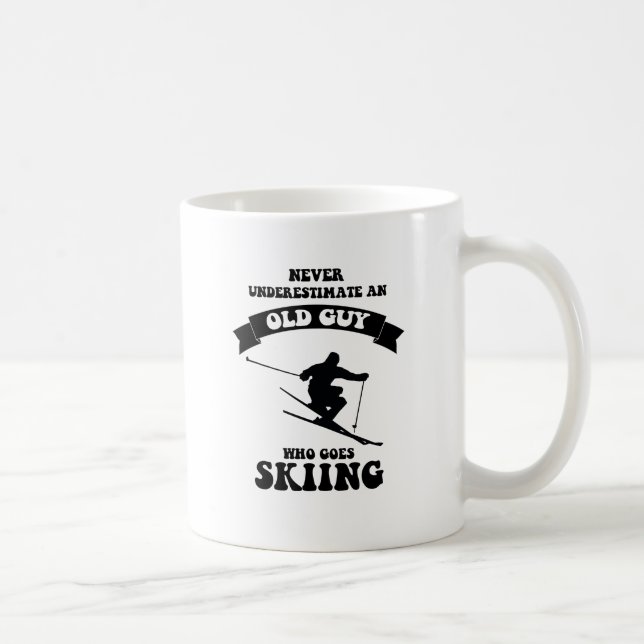 Mug Ne sous-estimez jamais un vieux type qui va skier (Droite)