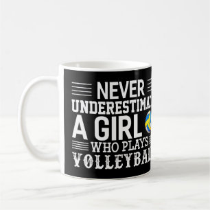 Mug Ne Sous-Estimez Jamais Une Fille Qui Joue Au Volle