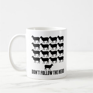 Mug Ne suivez pas le troupeau de moutons Soyez vos enf