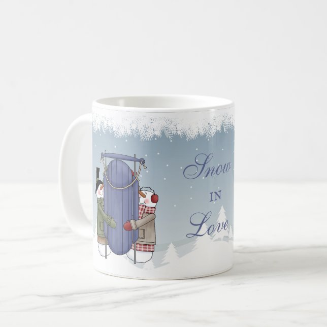 Mug Neige dans l'amour - Snowman Couple Going Sledding (Devant gauche)