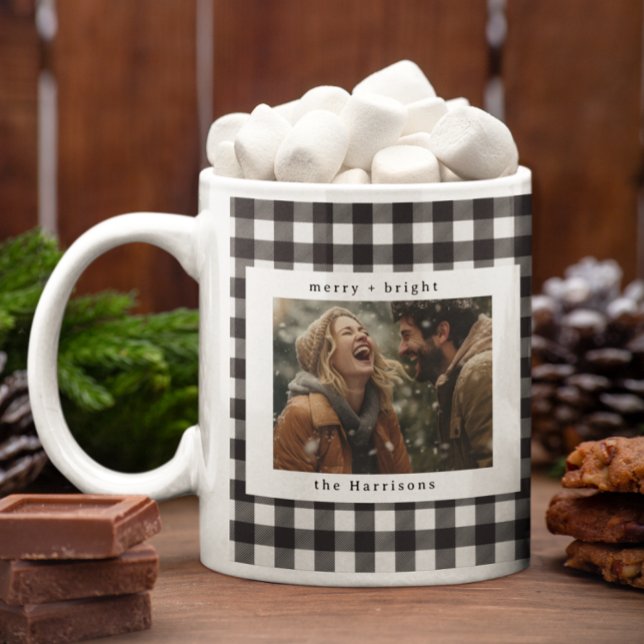 Mug Noël Moderne à Carreaux Rustique avec Monogramme e (Créateur téléchargé)