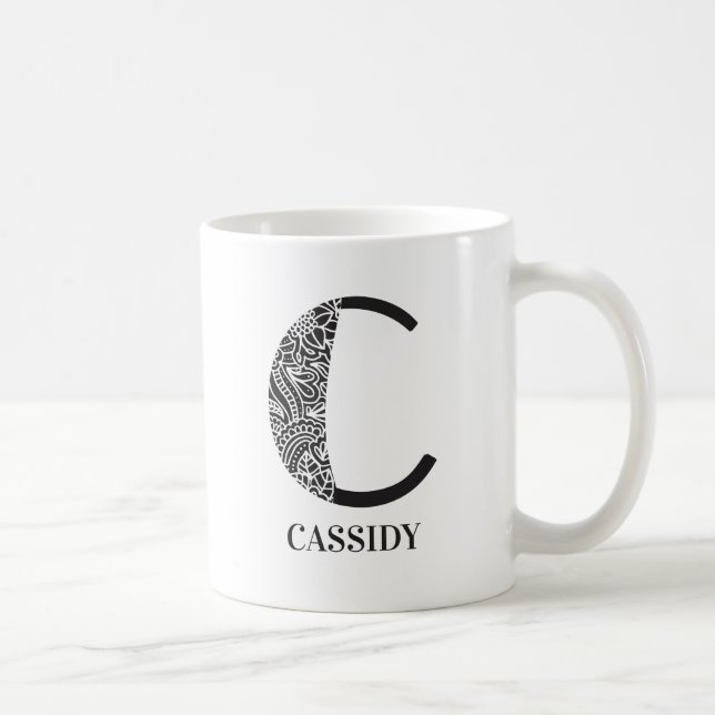 Mug Noir et blanc moderne C et nom initial (Droite)