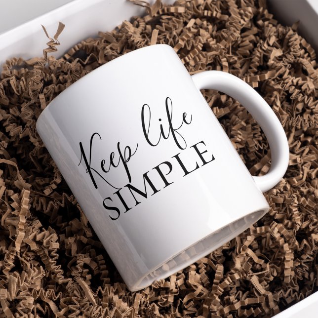 Mug Noir moderne Conserver la vie simple (Créateur téléchargé)
