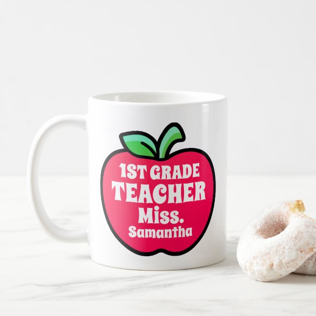 Mug Nom de l'enseignant de première année Apple person (Avec donut)