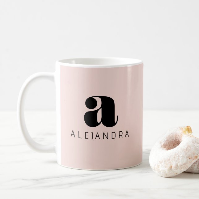 Mug Nom du monogramme rose gras moderne (Avec donut)