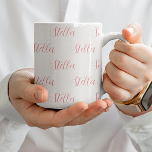 Mug Nom répété en rose partout sur blanc