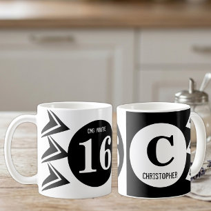 Mug OMG vous avez 16 ans monogramme nom blanc et noir