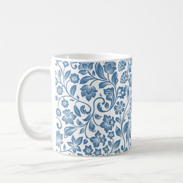 Mug Ornate Blue and White Floral Vines Pattern (Gauche)