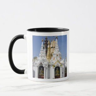 Mug Pagode Shwedagon (Paya), grand site de temple qui 