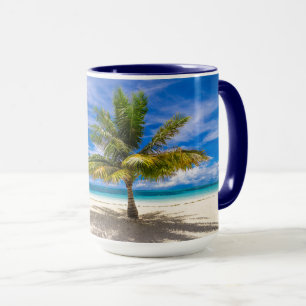 Mug Palm sur la plage de sable blanc