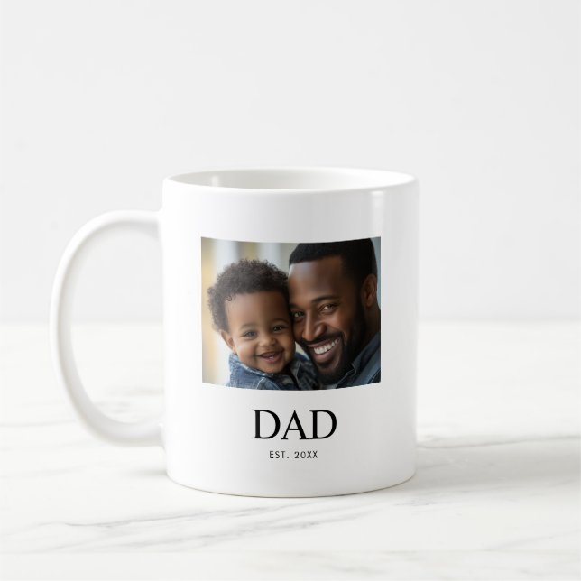 Mug Papa a établi une photo simple en noir et blanc  (Gauche)