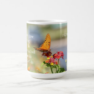 Mug Papillon sur le vers de bible de Corinthiens des