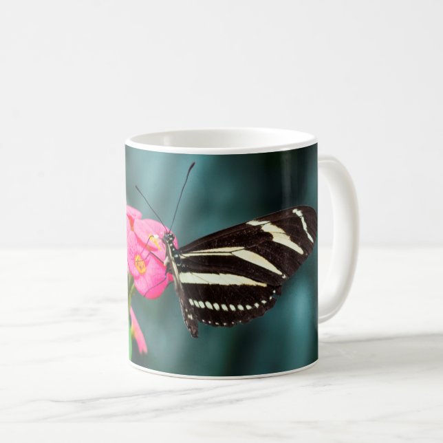 Mug Papillon sur une fleur (Devant droit)