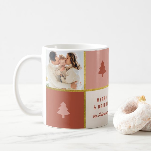 Mug Pastel & Gold Christmas Tree 3 Photo Collage (Avec donut)