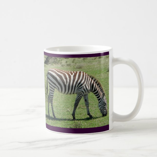 Mug Pâturage du zèbre frôlant le zèbre (Droite)