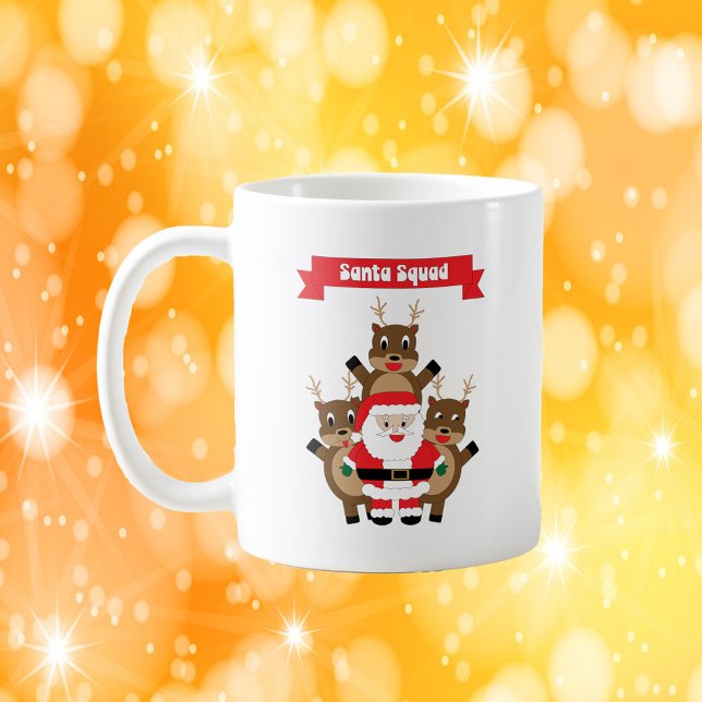 Mug Père Noël Squad Reindeer drôle (A mug with a funny graphic of Santa and his reindeer.  The red banner says Santa Squad.)