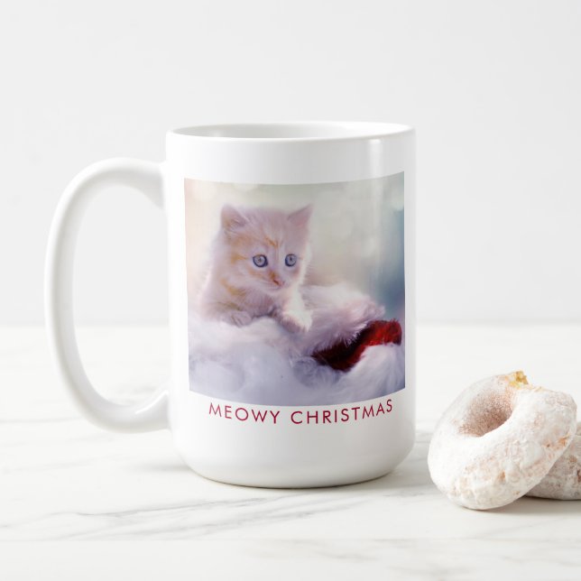 Mug Petit Kitten reposant sur un chapeau de Noël Meowy (Avec donut)