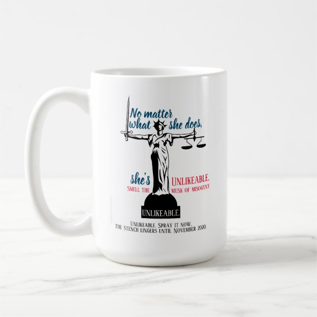 Mug Peu importe ce qu'elle fait elle est improbable po (Gauche)