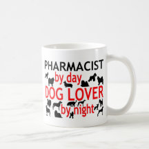 Pharmacien par jour Amoureux des chiens par nuit