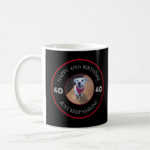 Mug Photo de Dog Grinning Anniversaire 40 Noir et Roug