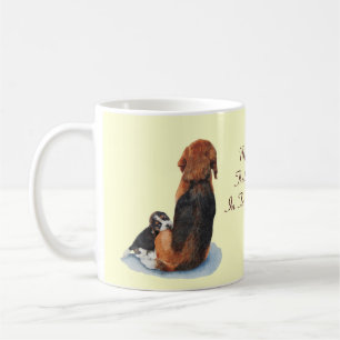 Mug photo de mignon chiot beagle chien de maman en câl