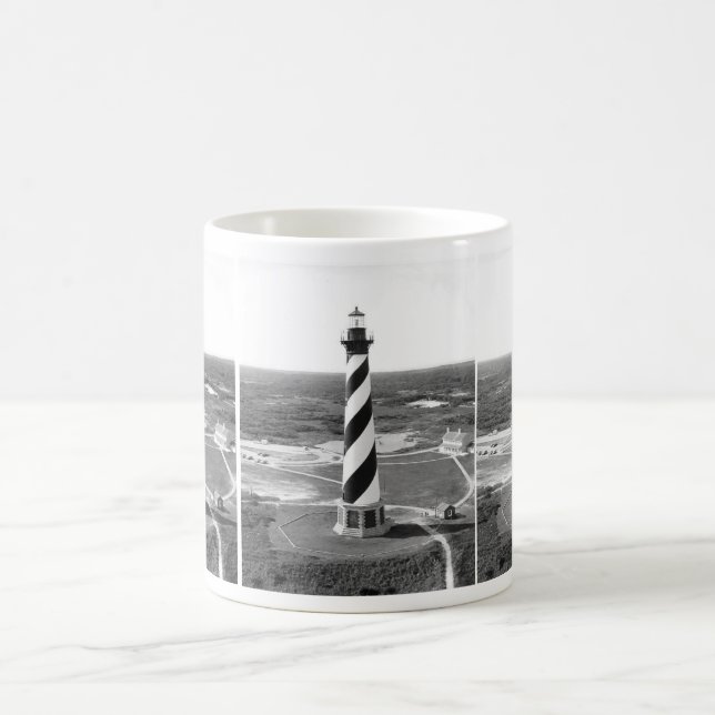 Mug Photo noire et blanche de phare du Cap Hatteras (Centre)