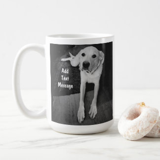 Mug Photo rustique en noir et blanc d'un beau chien