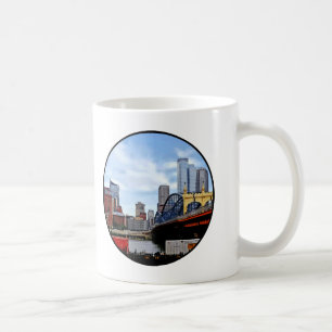 Mug Pittsburgh PA - Train Par Smithfield St Bridge