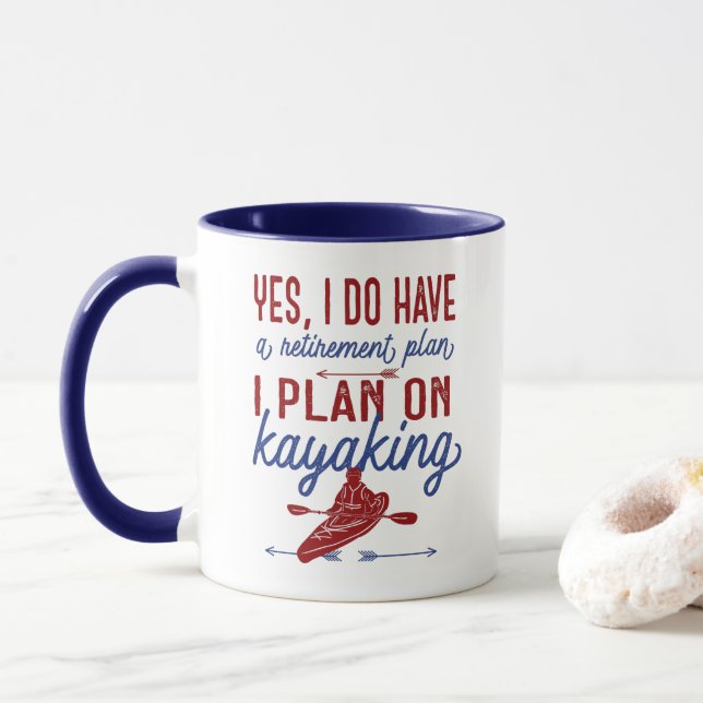Mug Plan de retraite amusant de kayak rouge et bleu (Avec donut)